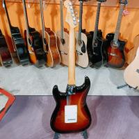 Fender Stratocaster Vintera 60s PF 3TS 3 Color Sunburst Ex Demo Perfette Condizioni Chitarra Elettrica_3