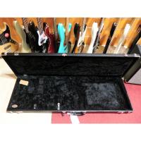 Fender Classic Series Wood Case Precision Bass/Jazz Bass Black Custodia rigida in legno per Basso Elettrico_2