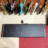 Fender Classic Series Wood Case Precision Bass/Jazz Bass Black Custodia rigida in legno per Basso Elettrico_4