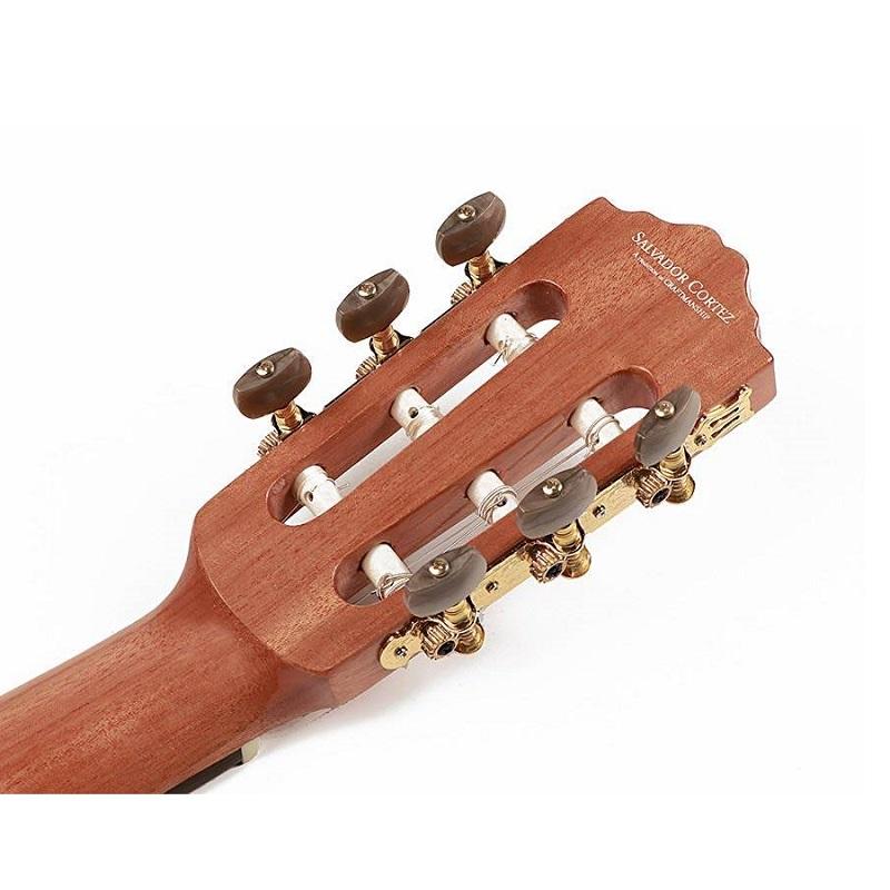 Salvador Cortez CC10CE Chitarra classica amplificata a spalla mancante - immagine 6