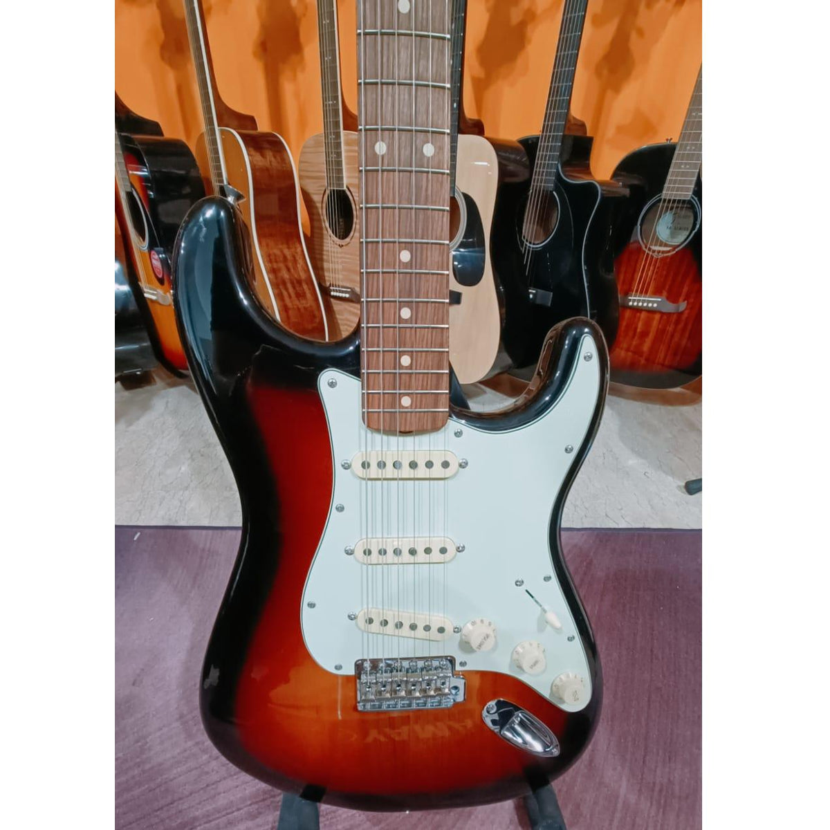 Fender Vintera 60s Stratocaster PF 3TS 3 Color Sunburst Chitarra Elettrica OFFERTA SPECIALE BStock - immagine 2