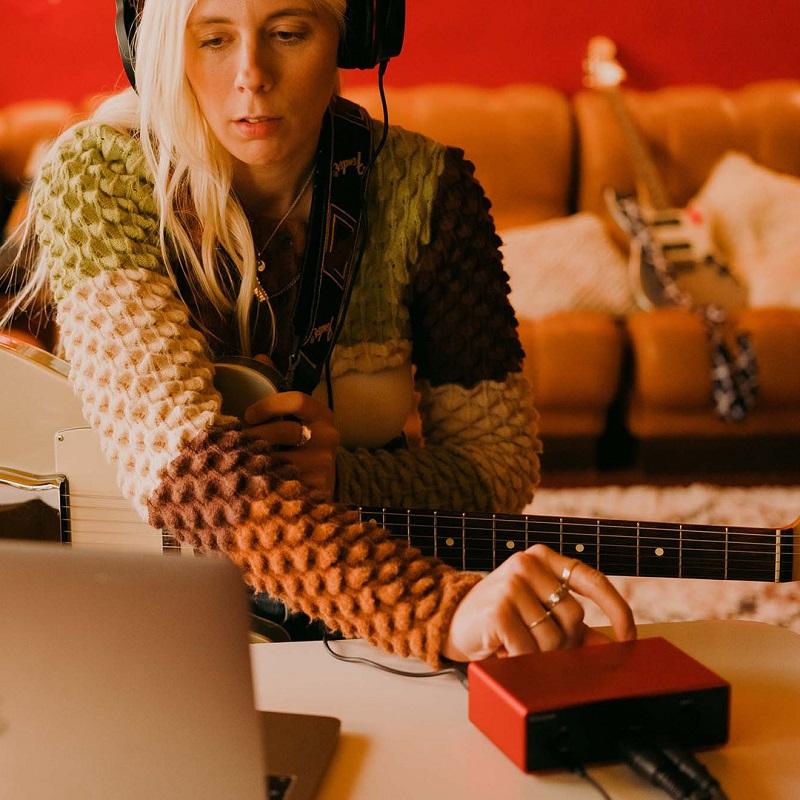 Focusrite Scarlett Solo Studio 4th Gen Scheda Audio Bundle - immagine 4