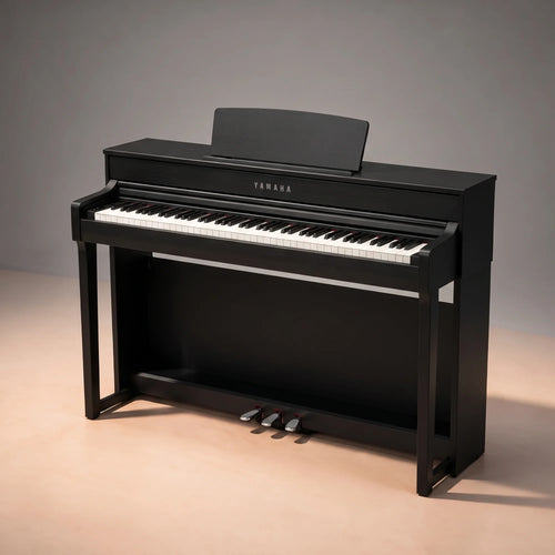 Yamaha CLP825 B Black
